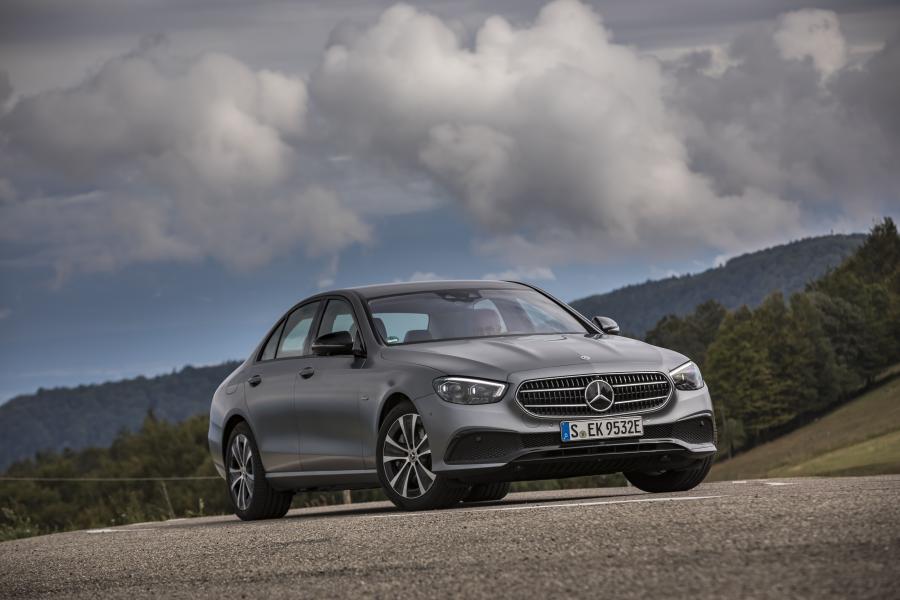  Mercedes-Benz E300 de 4Matic Avantgarde Line (W213) 2020 года  (WW) (фото 1 из 40)